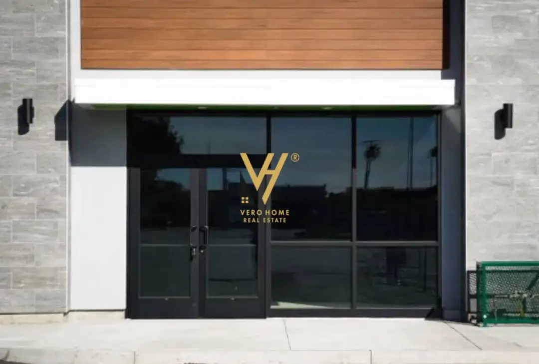 Extérieur, boutique 52 m² à vendre à Tirana