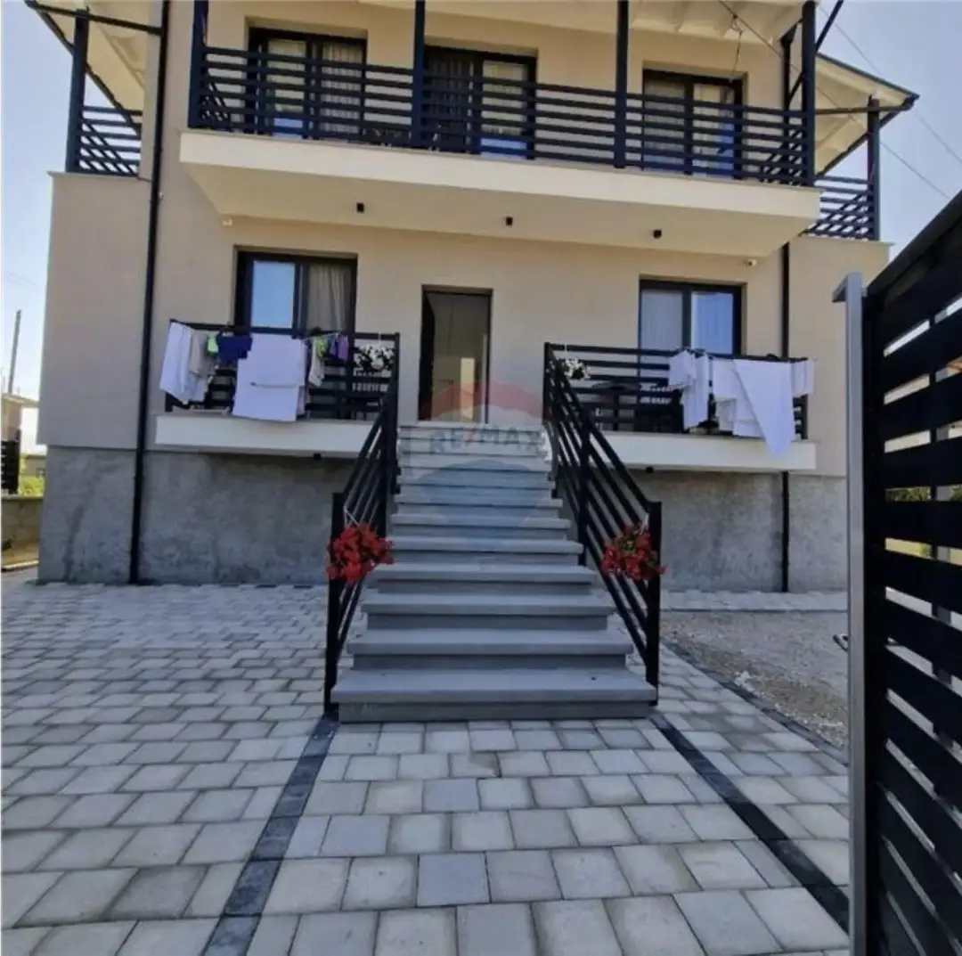 Terrace, 375 m² hotel for sale in Vlora