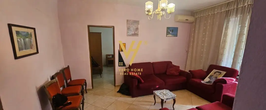Salon, appartement 2+1 à vendre à 21 Dhjetori, Tirana, 89 m²