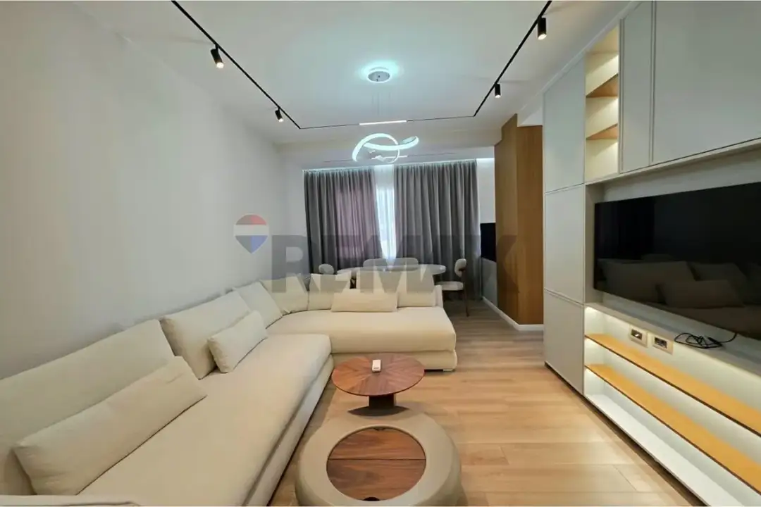 Living room, 3+1+2 penthouse for sale in Lungomare, Vlora, 165 m²