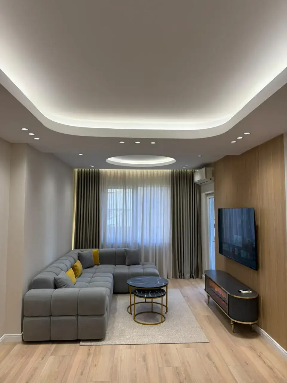 Wohnzimmer, Wohnung 2+2+2 zu verkaufen in Astir, Tirana, 100 m²