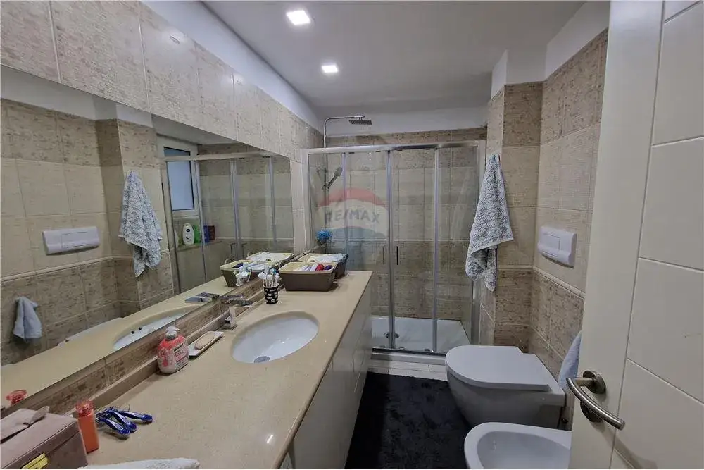 Wohnzimmer, Wohnung 2+1+2 zu verkaufen in Uji i Ftohtë, Vlora, 185 m²