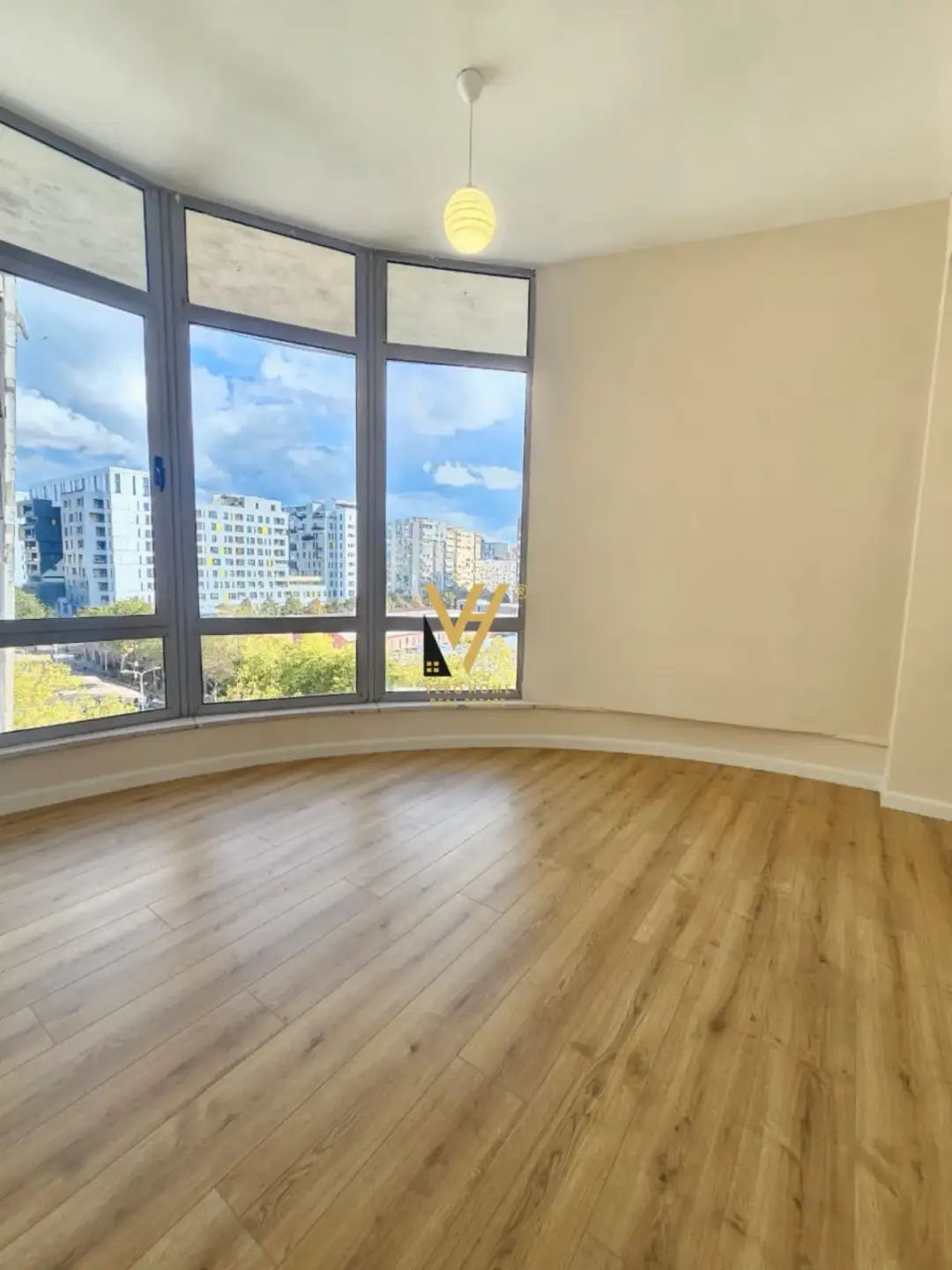 Dhoma e ndenjes, apartament 2+1 në shitje në Rruga e Kavajës, Tiranë, 97 m²