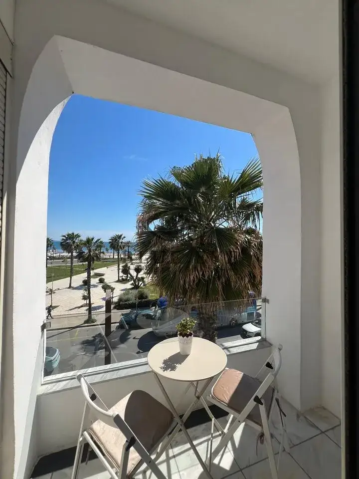 Dhoma e ndenjes, apartament 1+1 me qira në Vollga, Durrës, 60 m²