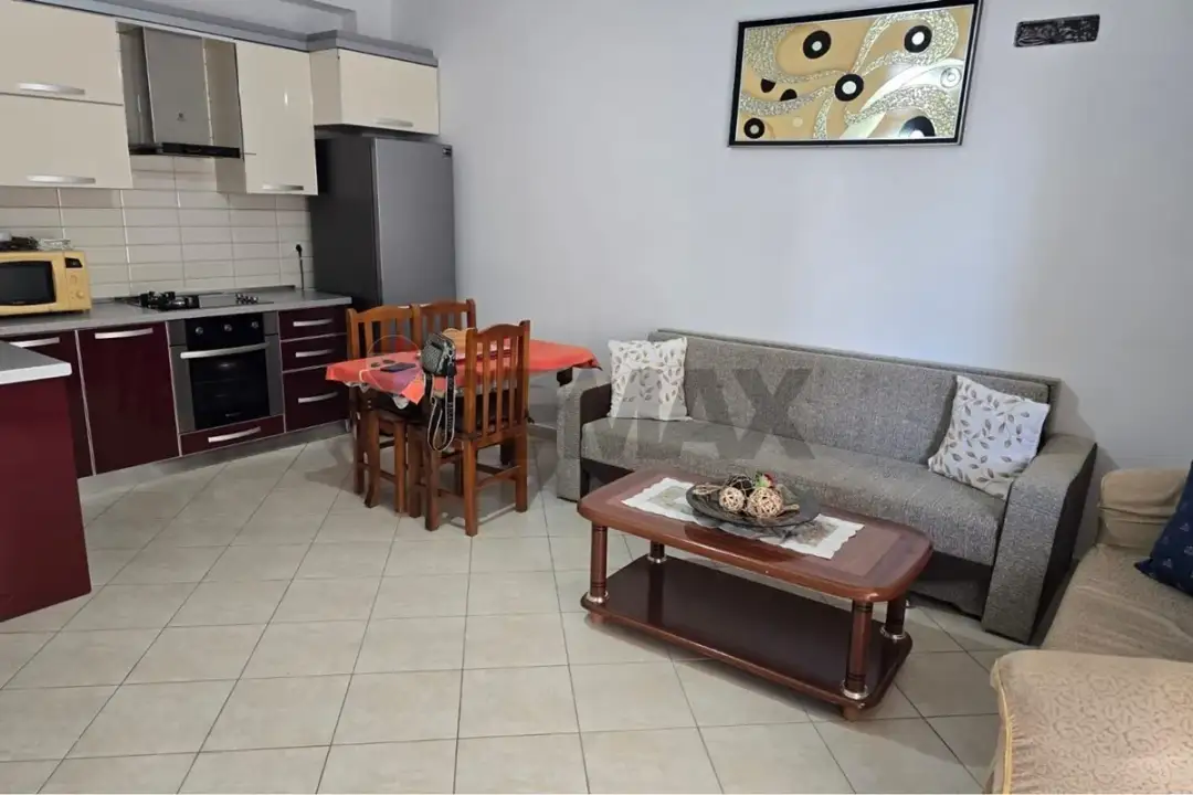 Kuzhina, apartament 2+1 me qira në Vlorë, 120 m²