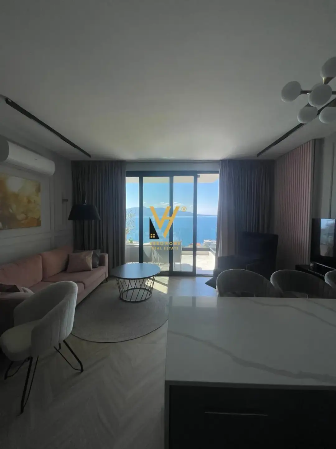 Wohnzimmer, Wohnung 3+2+2 zu verkaufen in Saranda, 100 m²