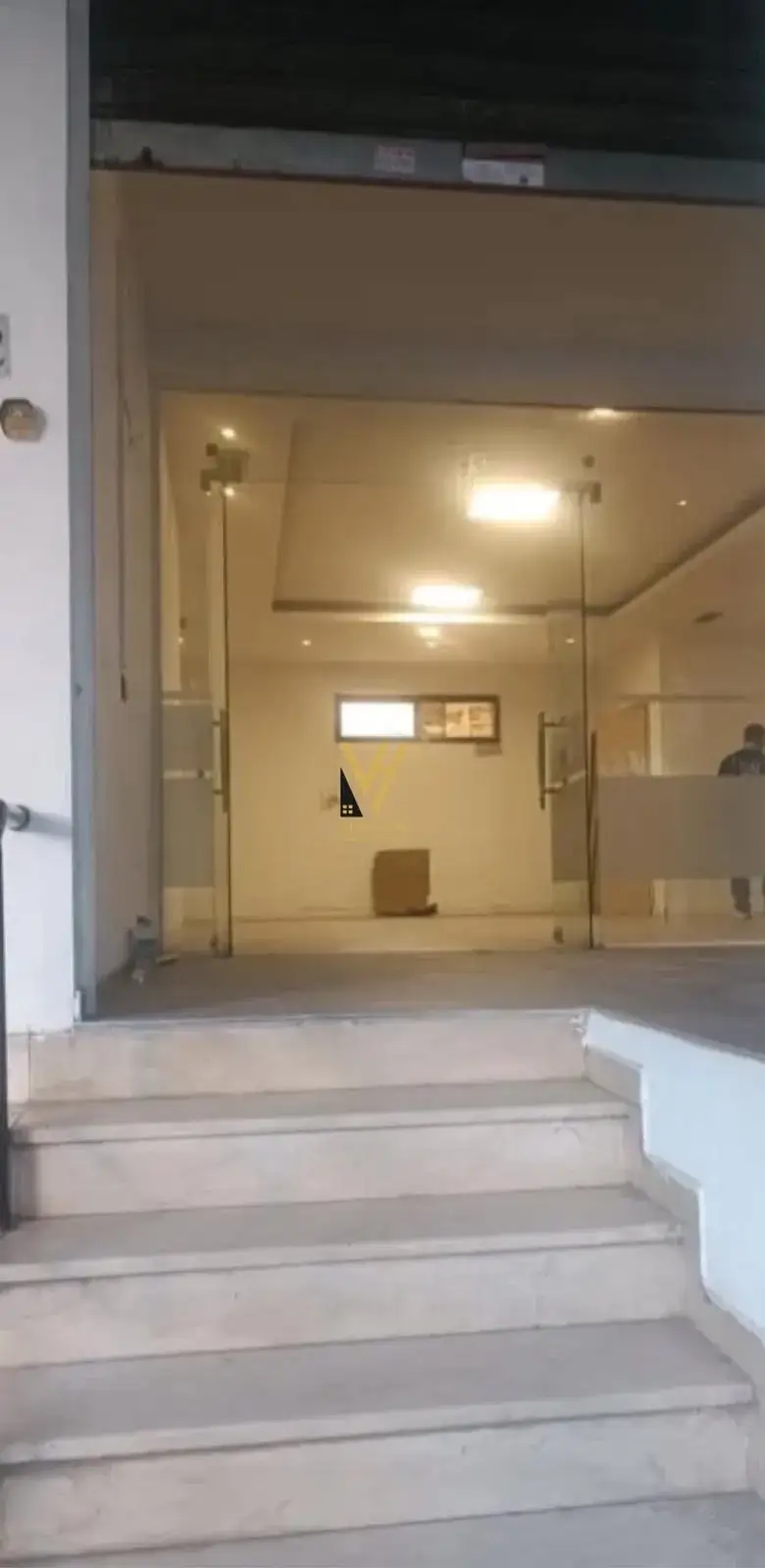 Pamje e jashtme, dyqan 69 m² në shitje në Rruga e Kavajës, Tiranë