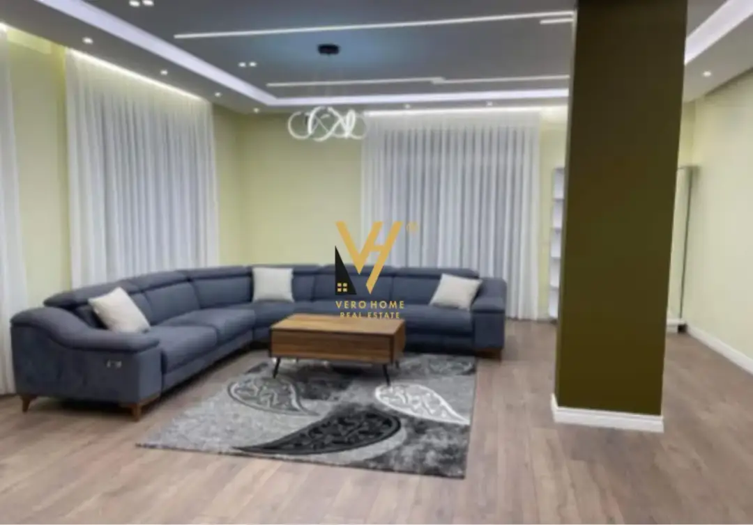 Soggiorno, appartamento 3+1 in affitto a Porcelan, Tirana, 200 m²