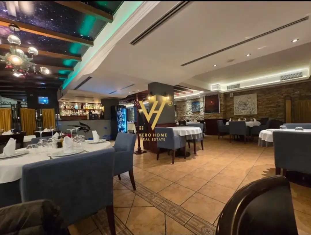 Esterno, negozio 500 m² in affitto a Brryli, Tirana