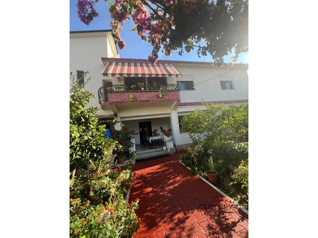 Soggiorno, villa 14+1+10 in vendita a Plazh, Durazzo, 662 m²
