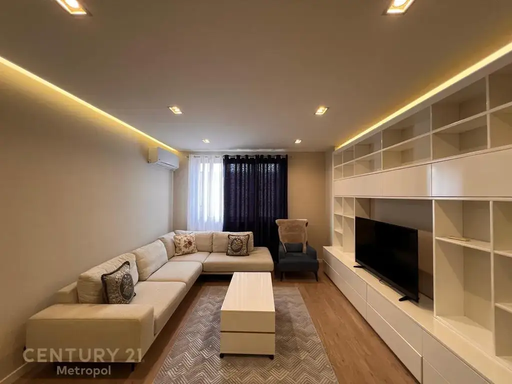 Living room, 3+1+2 apartment for rent in Don Bosko, Tirana, 130 m²