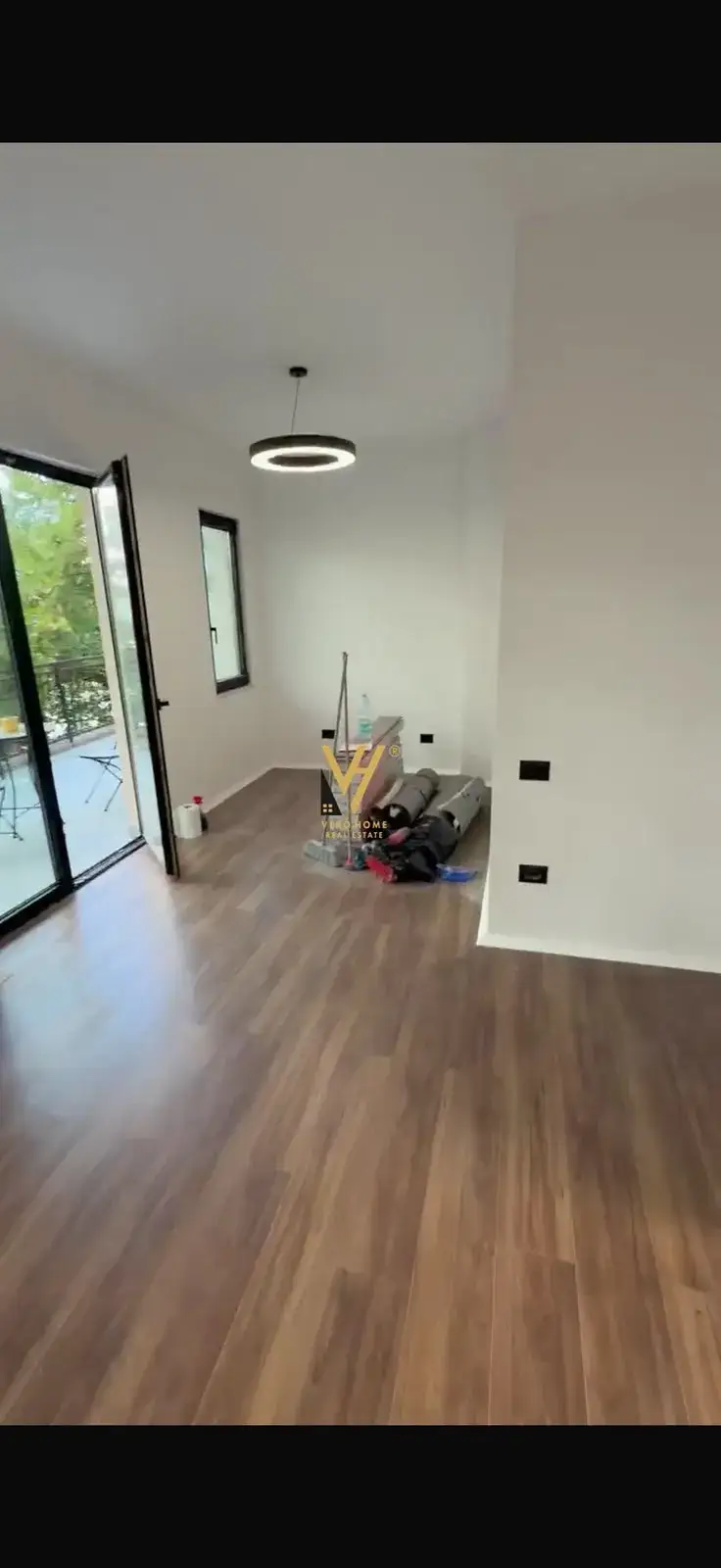Esterno, ufficio 123 m² in affitto a Rruga e Kavajës, Tirana