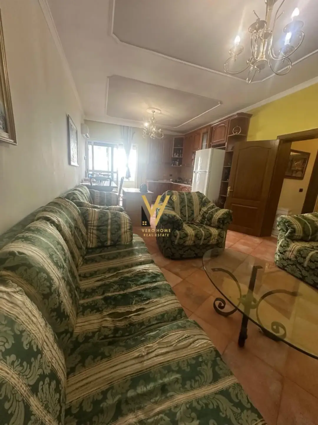 Dhoma e ndenjes, apartament 3+2+2 në shitje në Blloku, Tiranë, 117 m²