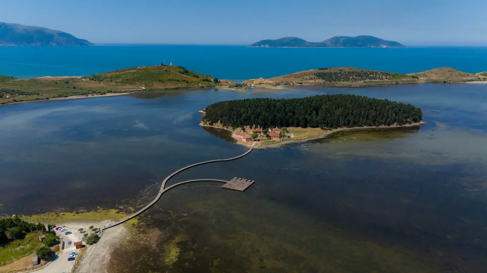 Laguna e Zvërnecit në Vlorë