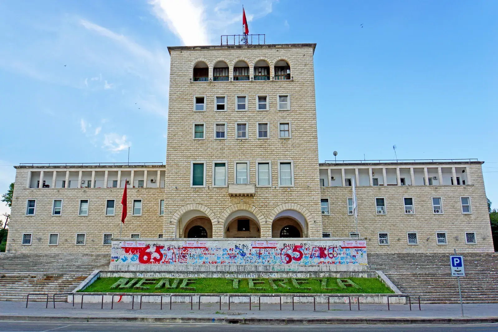 Qira për studentë në Tiranë 2026: lagjet pranë universiteteve dhe sa kushton një dhomë apo apartament