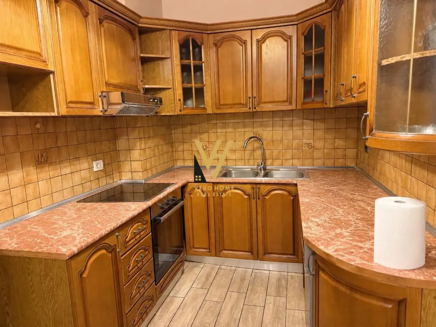 Kuzhina, apartament 2+2+2 me qira në 21 Dhjetori, Tiranë