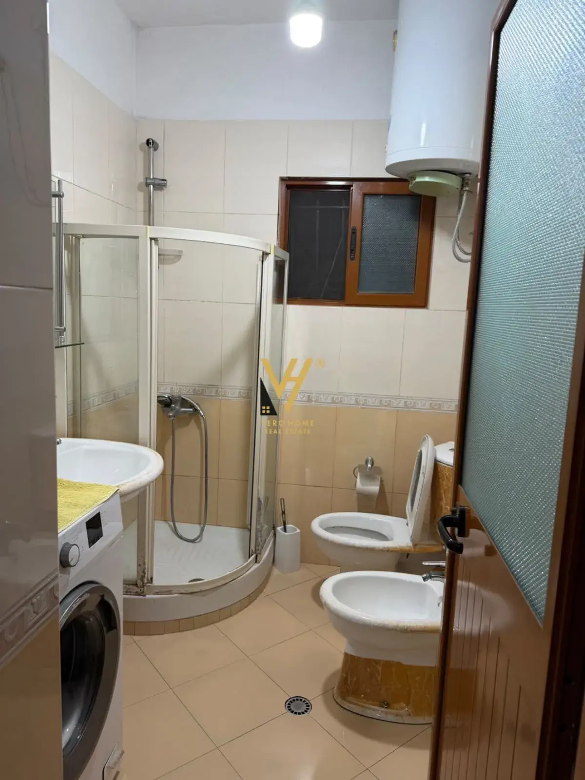 Ndërtesa, apartament 2+1 me qira në Tiranë