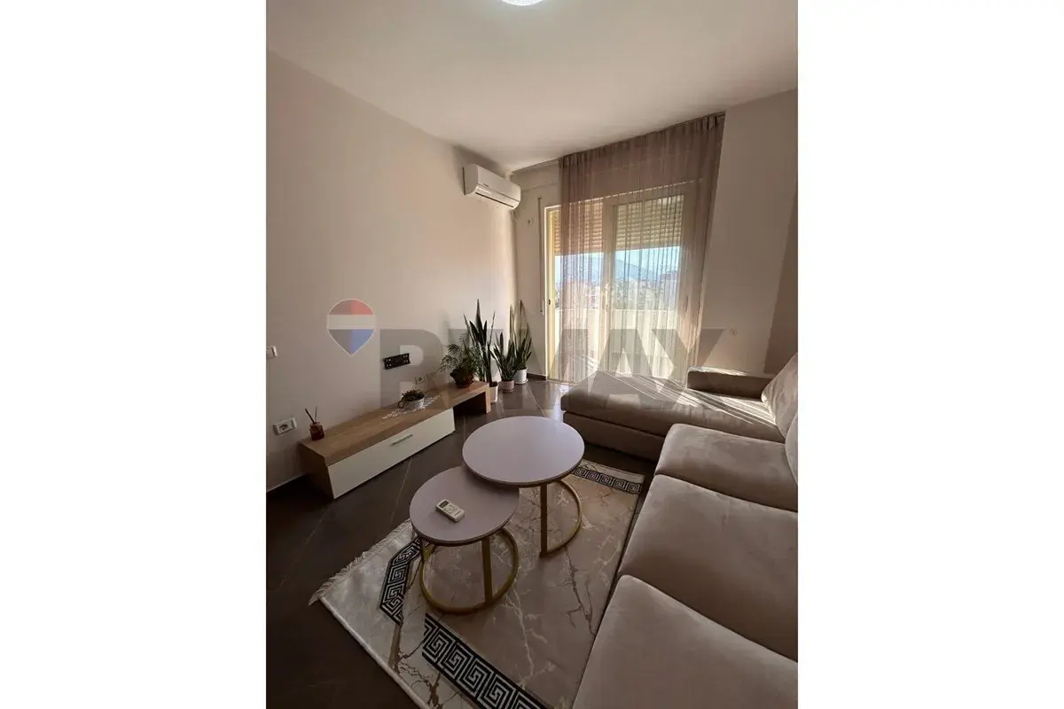 Balkon, Wohnung 1+1 zu vermieten in Sheshi i Flamurit, Vlora