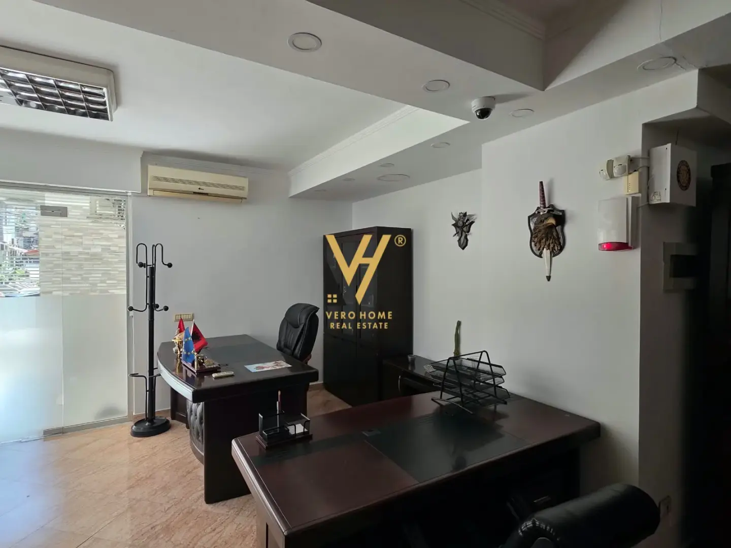 Interni, negozio 80 m² in vendita a Tirana