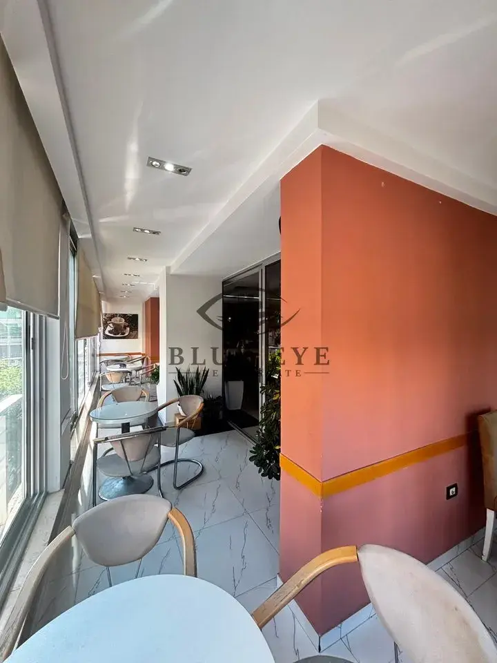 Pamje e jashtme, bar / kafe 120 m² me qira në Durrës