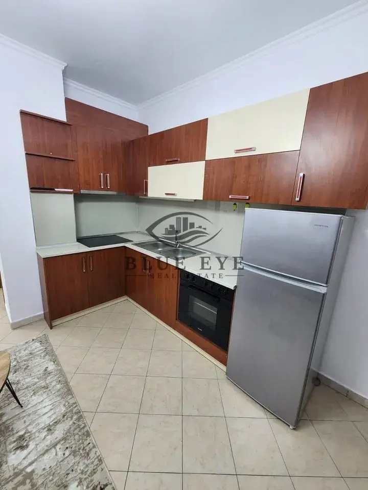 Kuzhina, apartament 1+1 në shitje në Plazh, Durrës