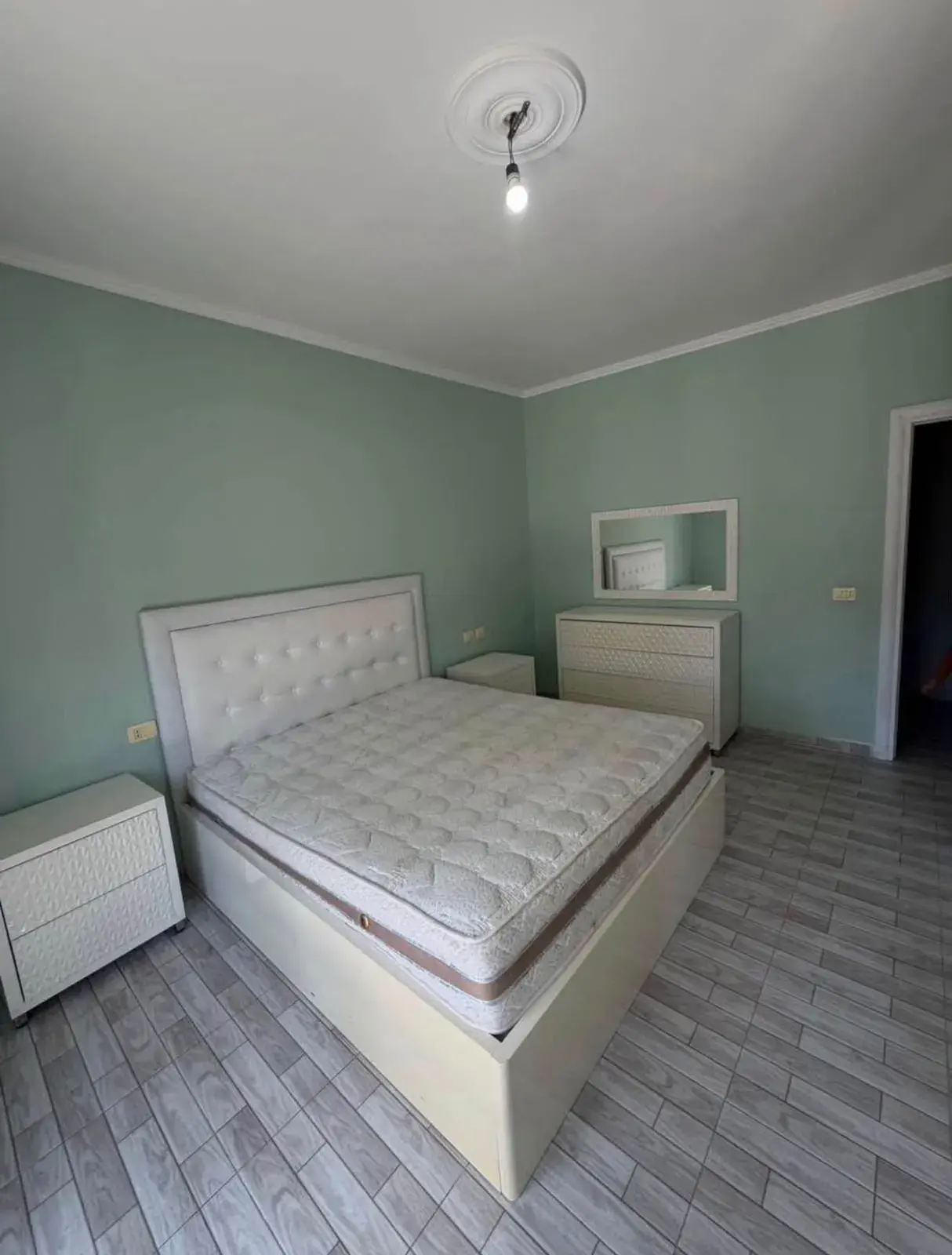 Chambre, appartement 1+1 à louer à Blloku, Tirana