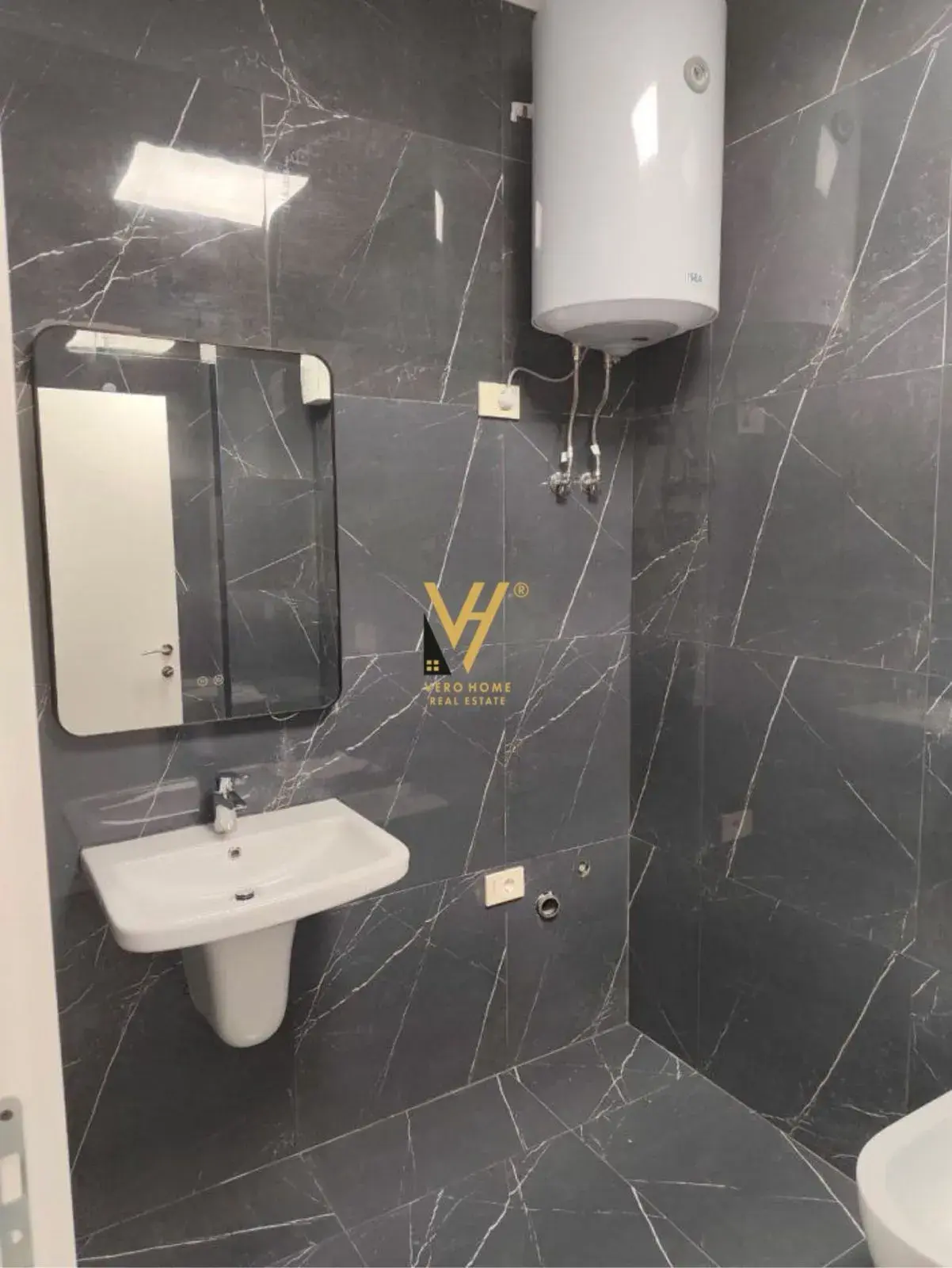 Innenansicht, Büro 70 m² zu vermieten in Tirana