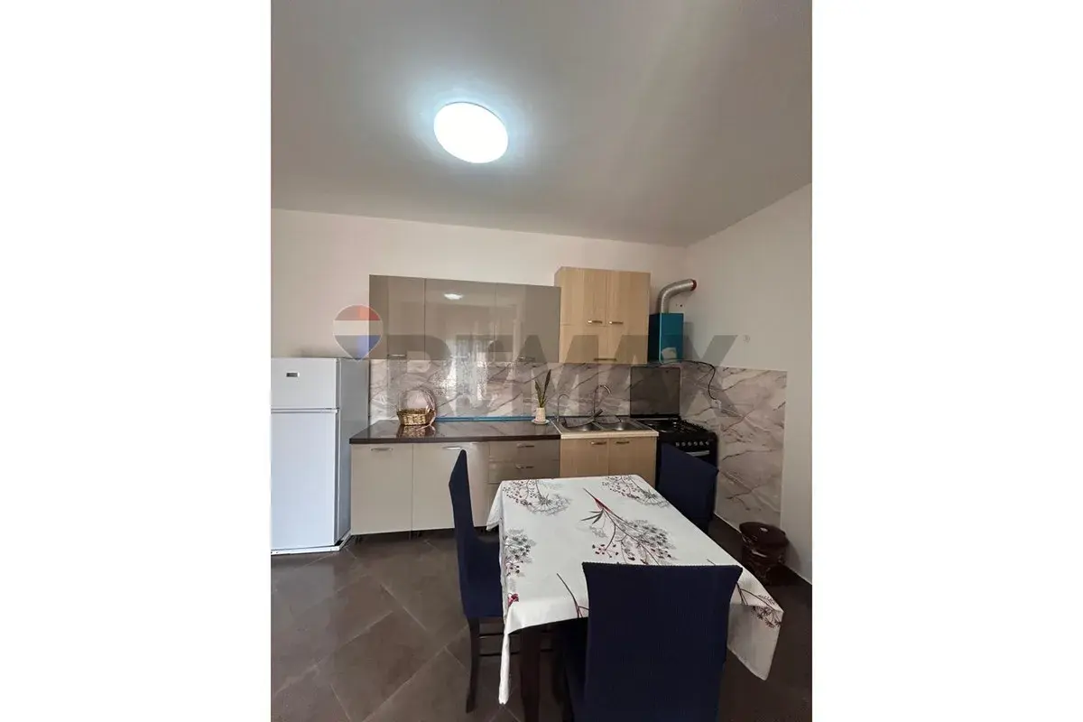 Εσωτερικό, διαμέρισμα 1+1 προς ενοικίαση στην Αυλώνα