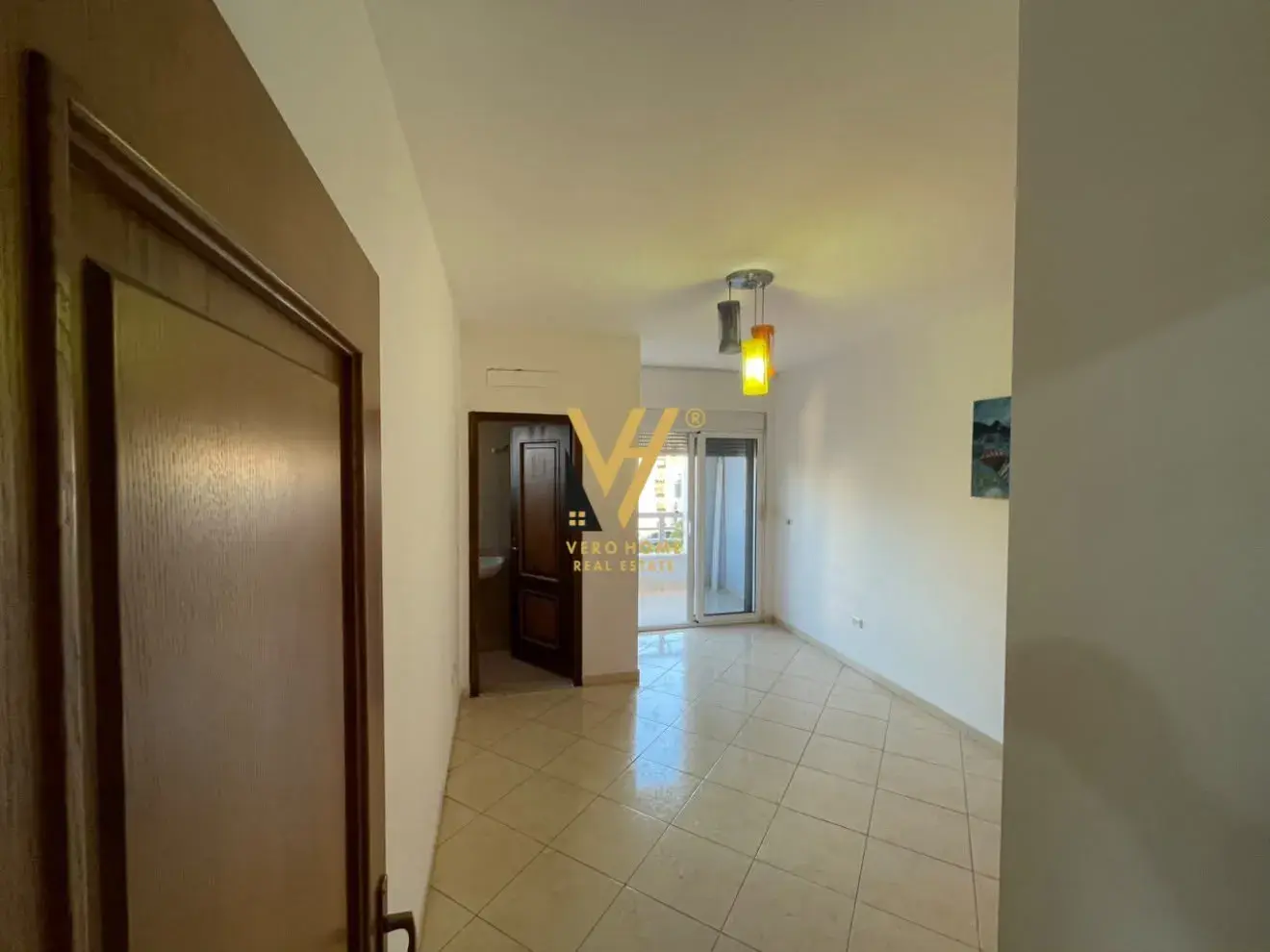 Interni, appartamento 2+2+2 in affitto a Pazari i Ri, Tirana