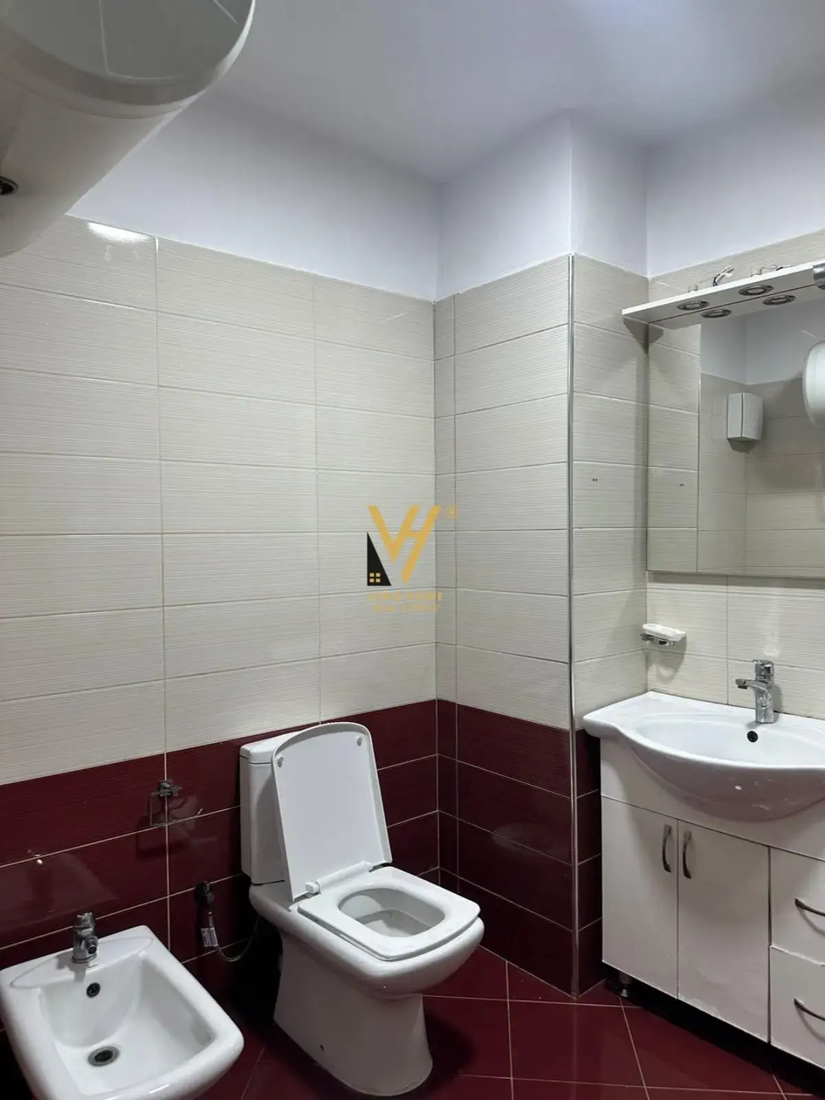 Ballkoni, apartament 2+1 me qira në Laprakë, Tiranë