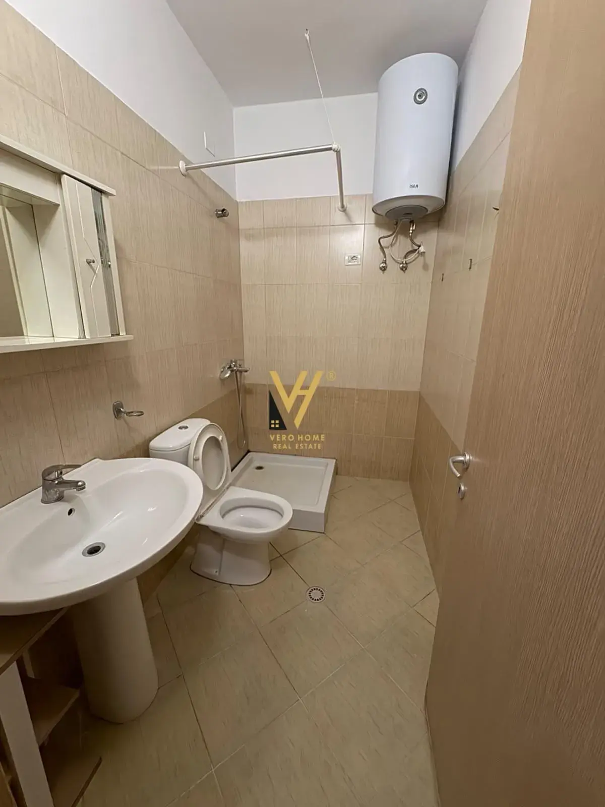 Balkon, Wohnung 2+1 zu vermieten in Tirana