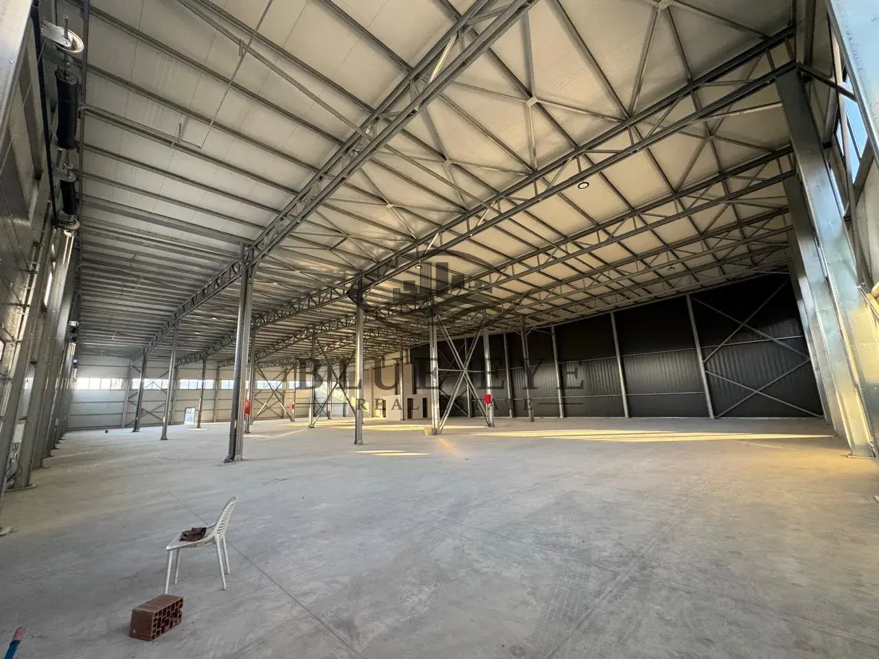 Innenansicht, Lagerhalle 1.868 m² zu vermieten in Spitallë, Durrës