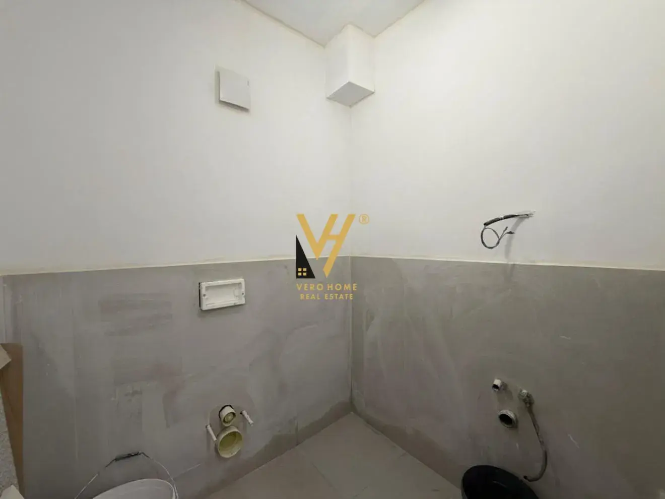Innenansicht, Ladenlokal 52 m² zu vermieten in Tirana