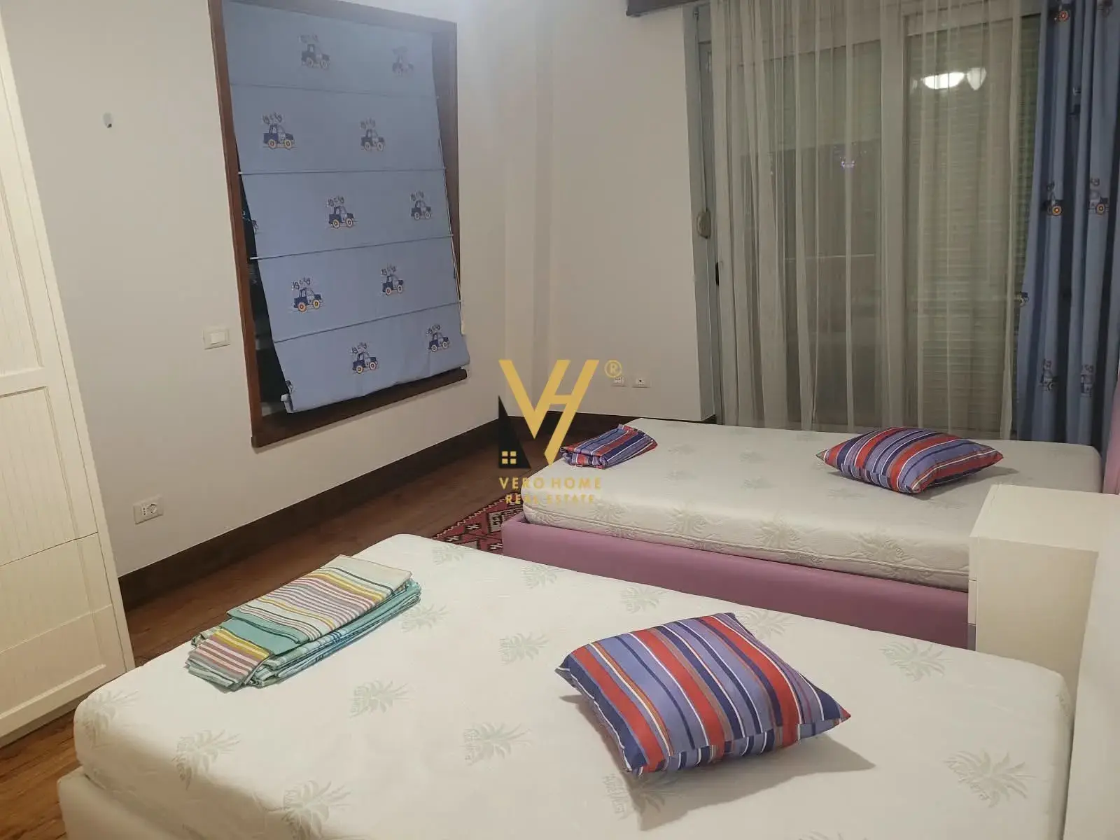 Bagno, appartamento 4+2 in affitto a Blloku, Tirana