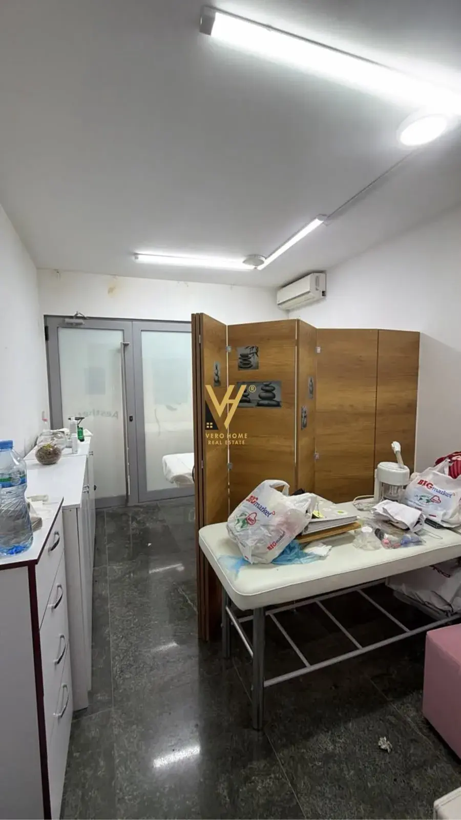Brendësia, dyqan 50 m² me qira në Myslym Shyri, Tiranë