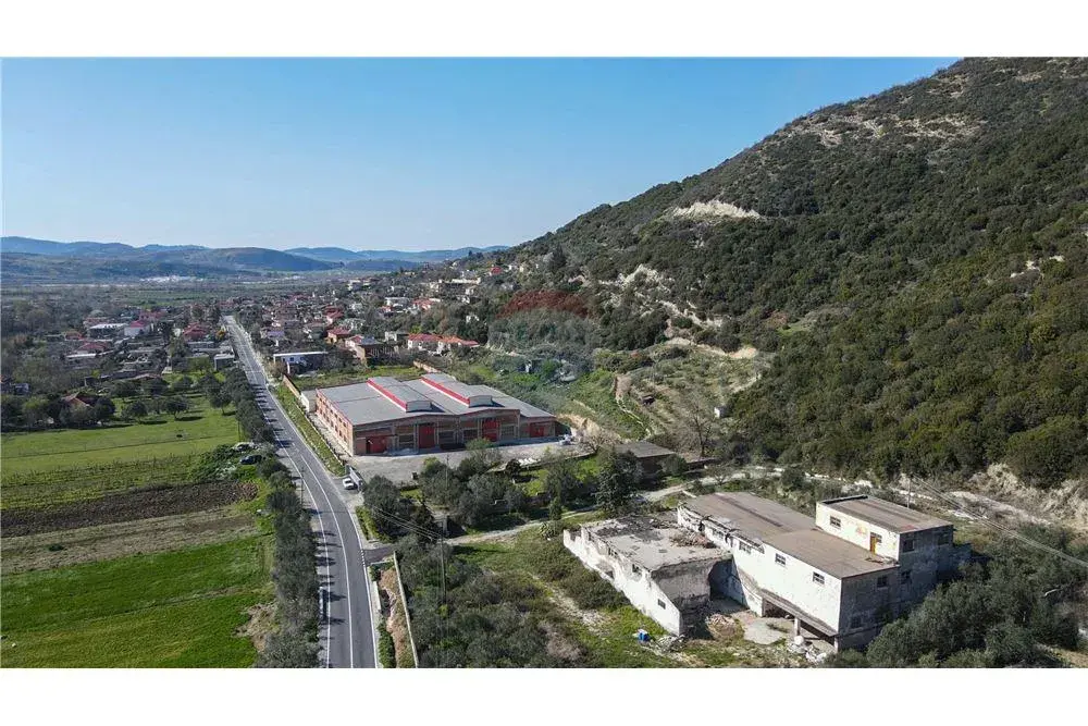 Interior, 6,000 m² warehouse for rent in Vlora