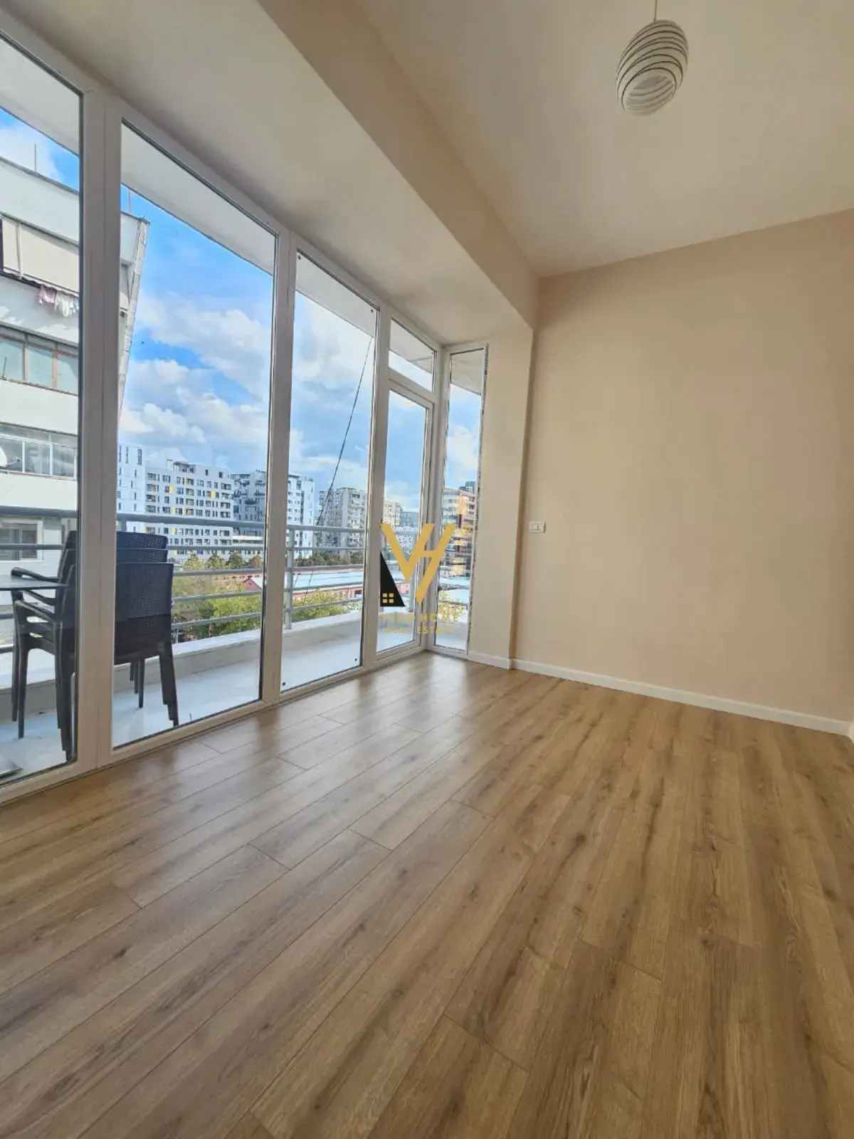 Bagno, appartamento 2+1 in vendita a Rruga e Kavajës, Tirana