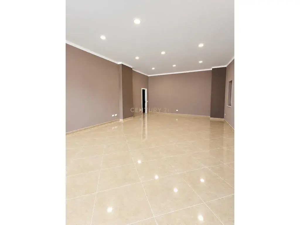 Innenansicht, Ladenlokal 55 m² zu verkaufen in Bulevardi i Ri, Tirana