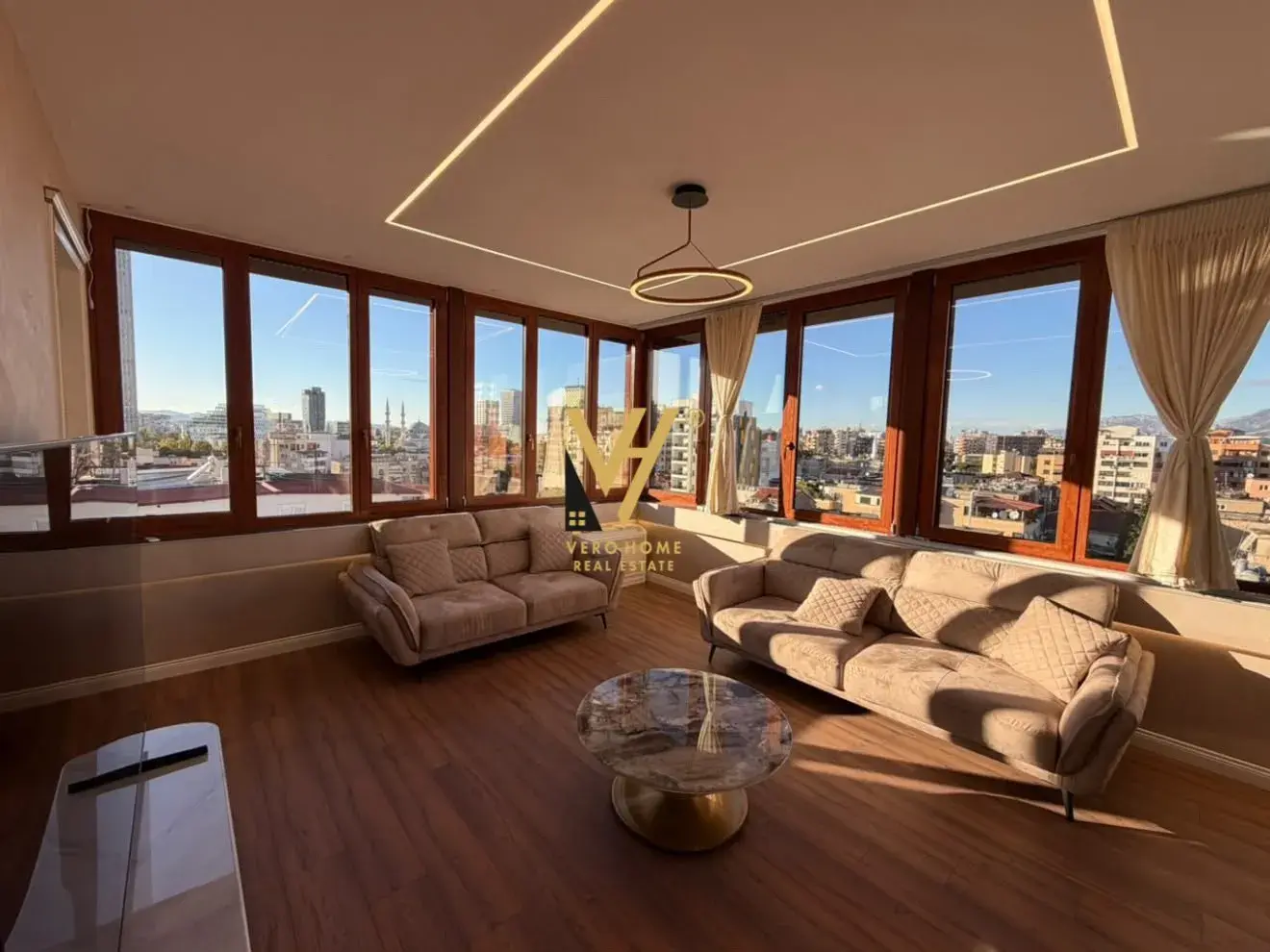 Dhoma e ndenjes, apartament 2+1 me qira në Rruga e Elbasanit, Tiranë