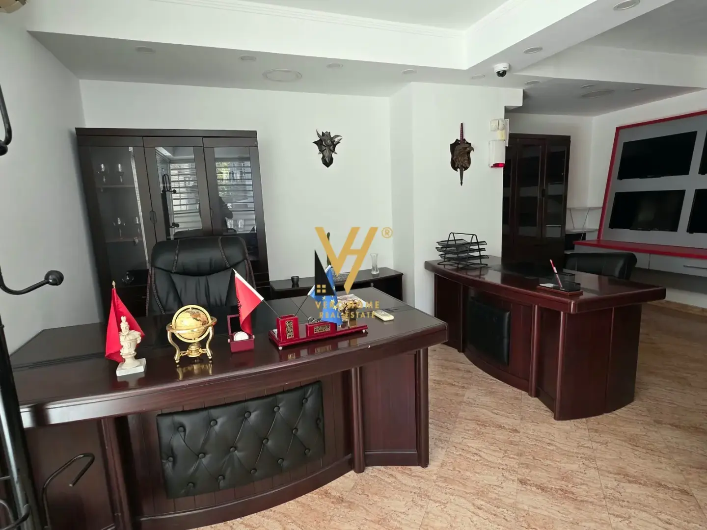 Interni, negozio 80 m² in vendita a Tirana