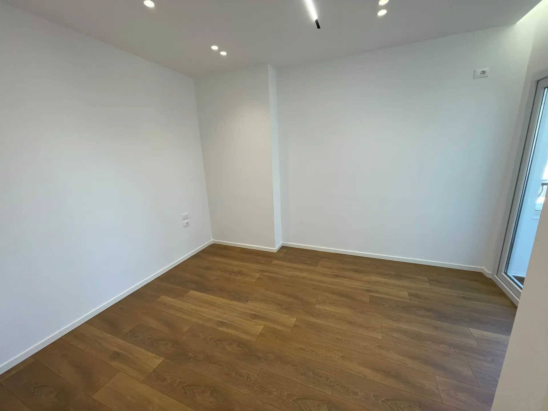 Chambre, appartement 1+1 à vendre à Zogu i Zi, Tirana