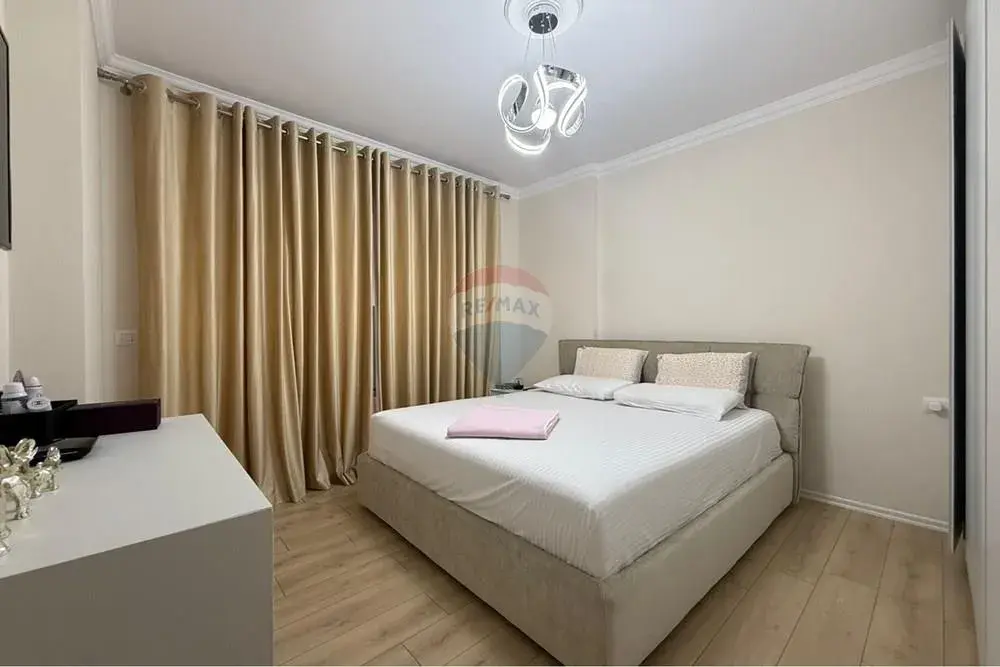 Chambre, appartement 3+1+2 à vendre à Kopshti Botanik, Tirana