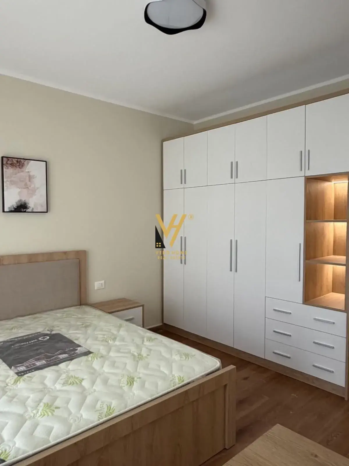 Ballkoni, apartament 1+1 me qira në Tiranë