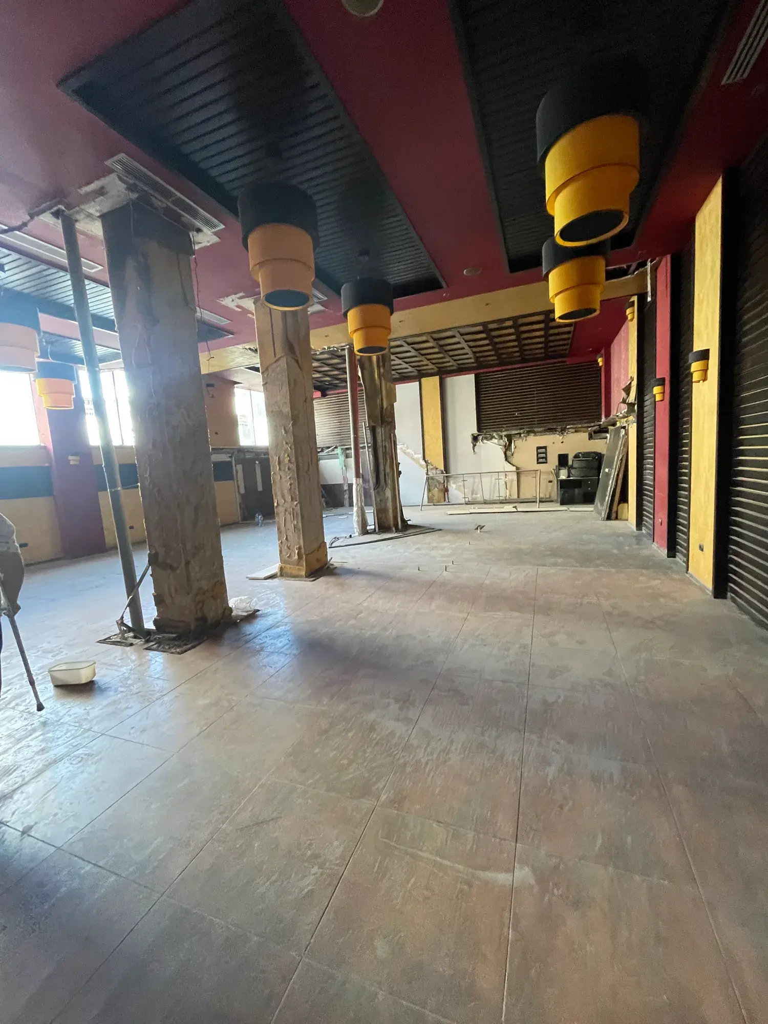 Innenansicht, Lagerhalle 200 m² zu verkaufen in Tirana