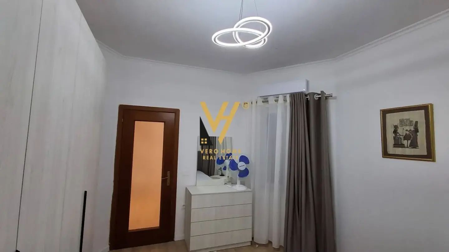 Kuzhina, apartament 1+1 me qira në Tiranë
