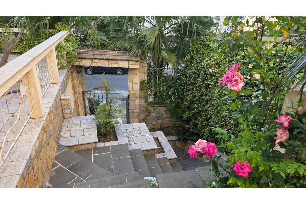 Intérieur, penthouse 2+1 à vendre à Uji i Ftohtë, Vlora