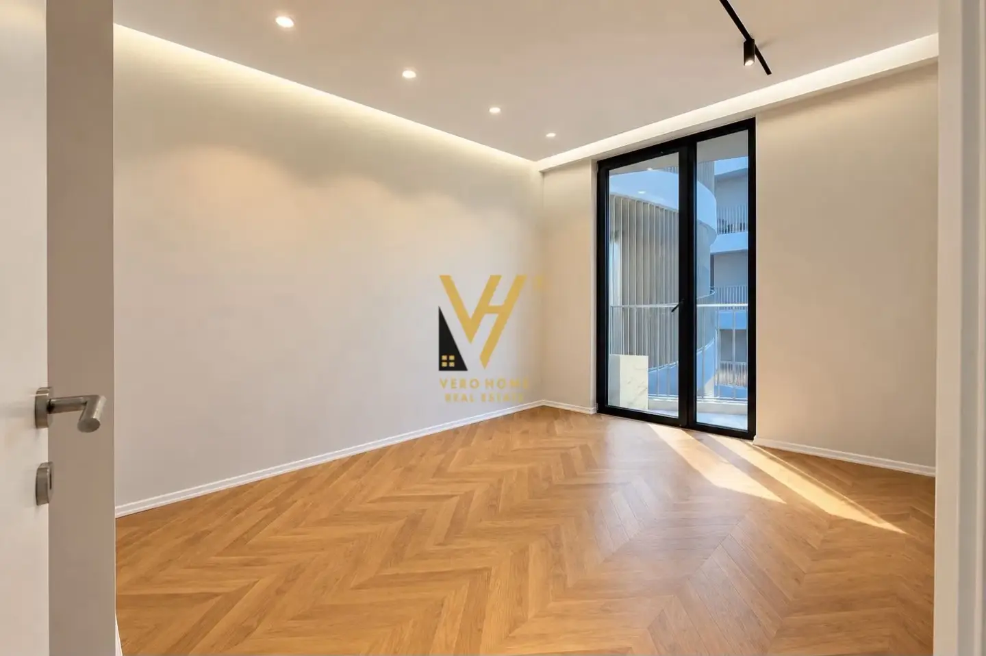 Innenansicht, Büro 116 m² zu vermieten in Tirana