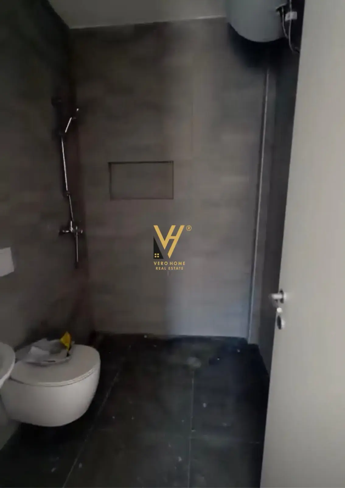Ballkoni, apartament 2+2+2 me qira në Tiranë