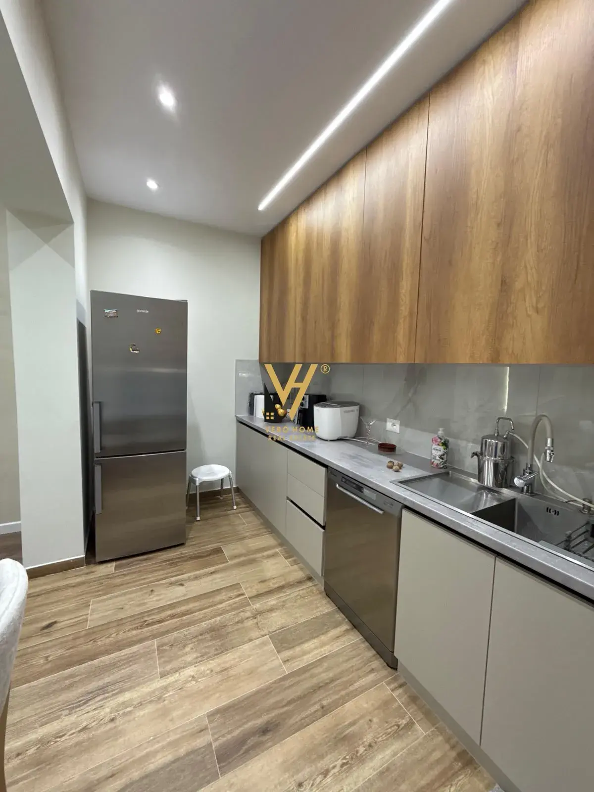 Cucina, appartamento 2+1 in affitto a Brryli, Tirana
