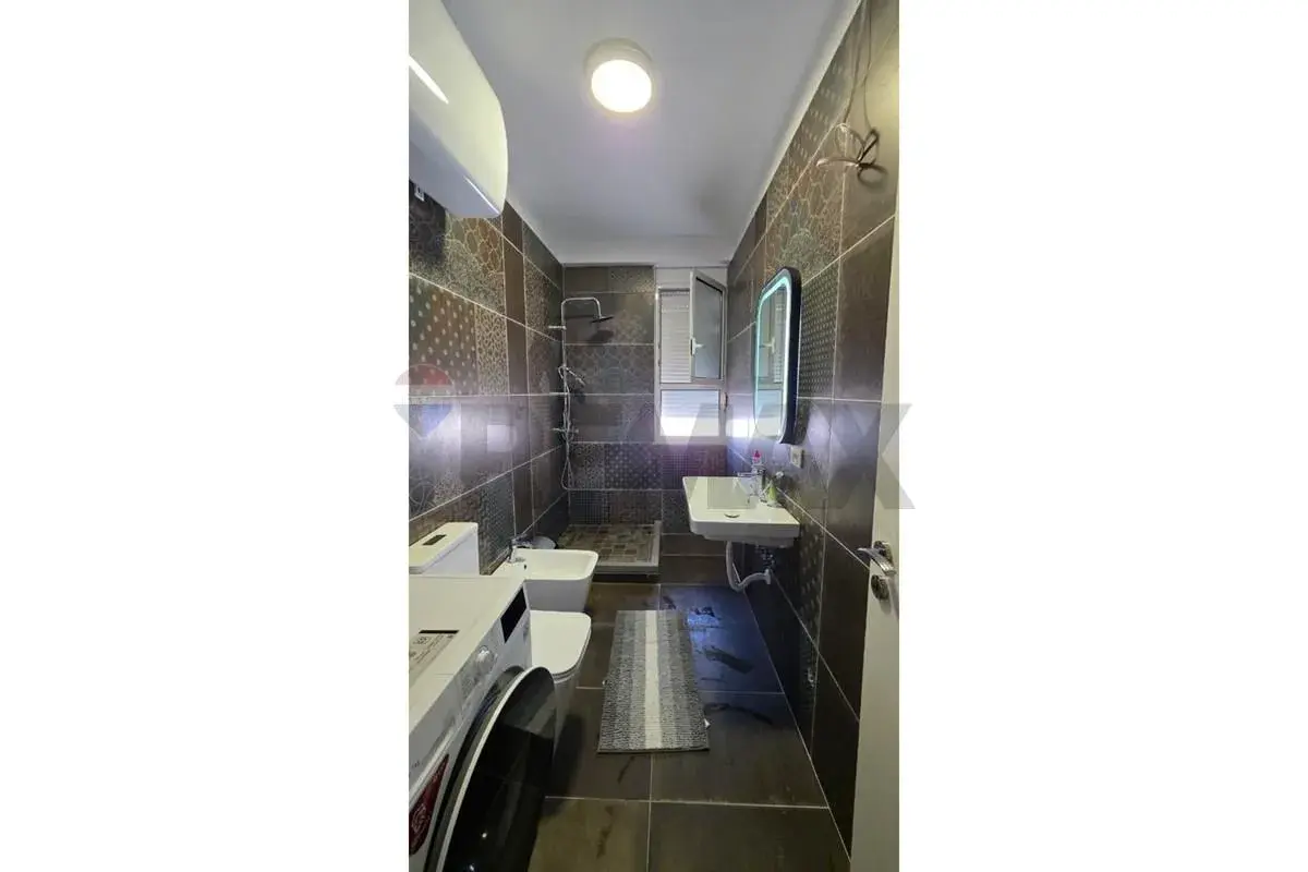 Intérieur, penthouse 2+1 à vendre à Uji i Ftohtë, Vlora